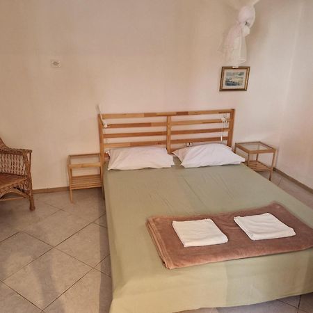 Apartments Bassi Stara Baška 外观 照片
