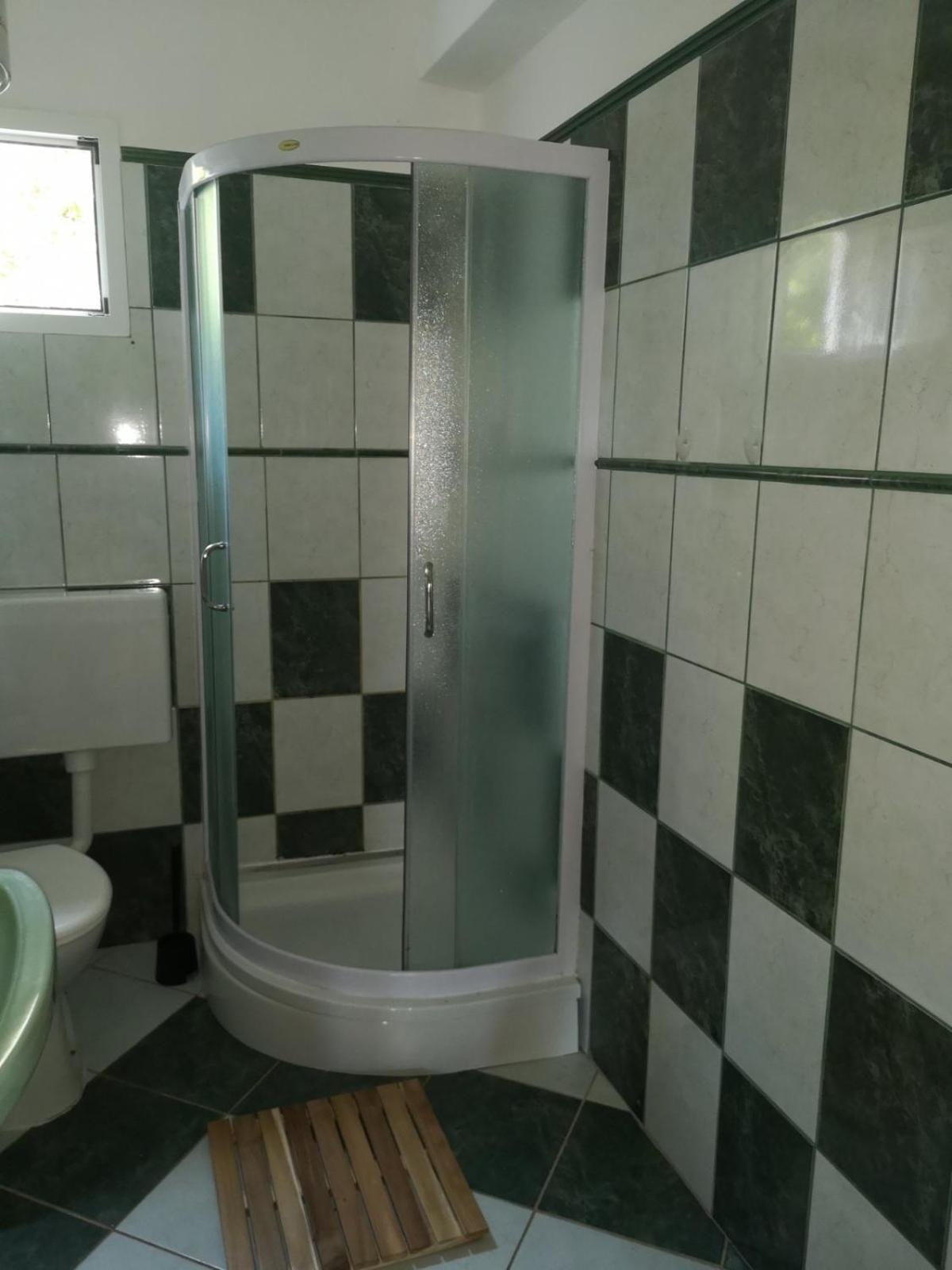 Apartments Bassi Stara Baška 外观 照片