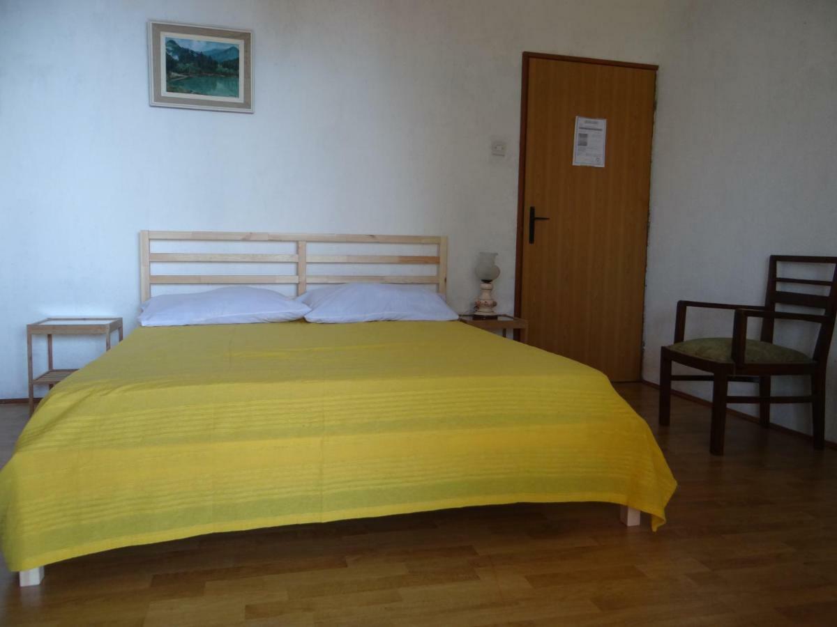 Apartments Bassi Stara Baška 外观 照片